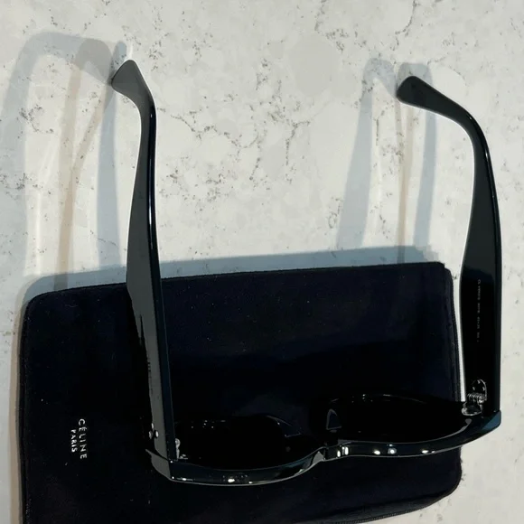 Authentic Celine (original) round cat-eye sunglasses, black  display picture 2
